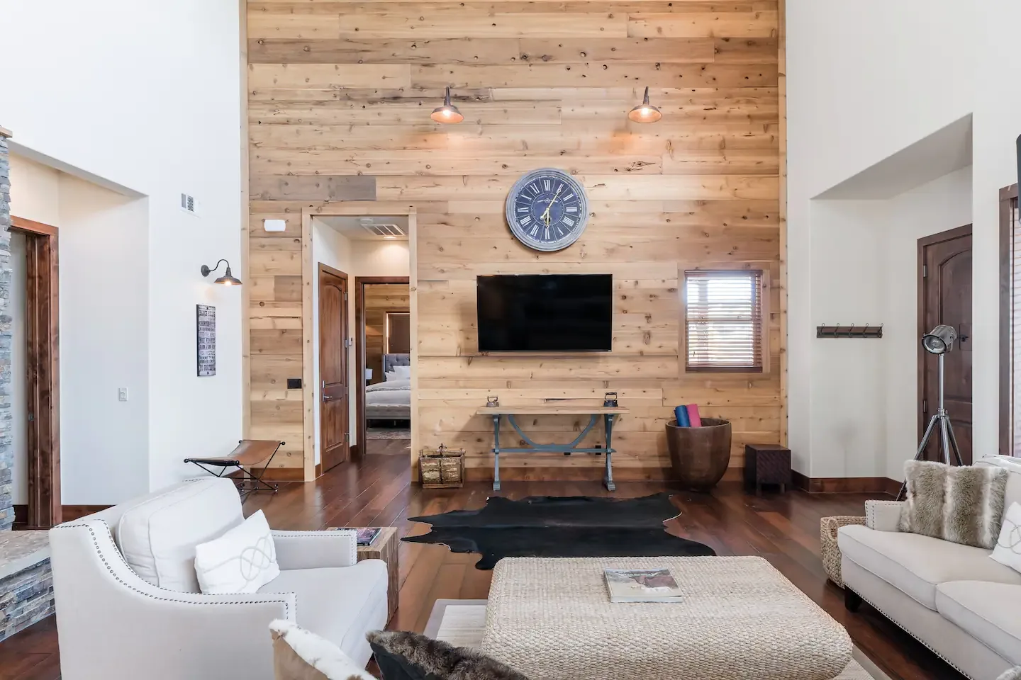 Horsetail Ranch villa — wedding weekend accommodation