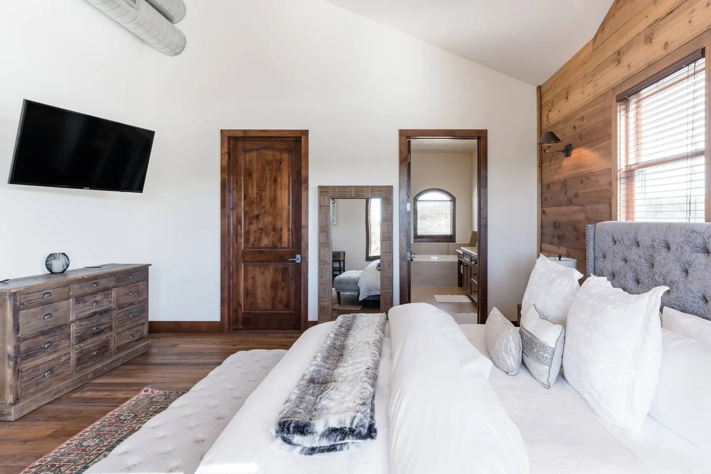 Horsetail Ranch villa — wedding weekend accommodation